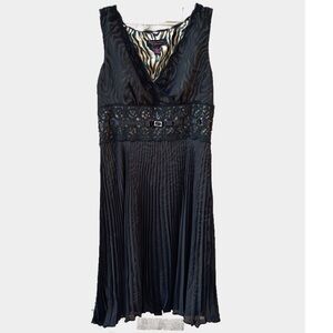 Signature Robbie Bee Mob Wife Short Black Lace Animal print Dress 10 office sire